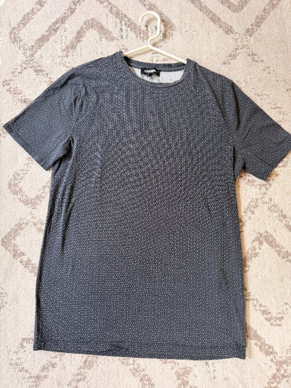 Express Crew Neck T-Shirt geometry pattern Size M tall Very Good